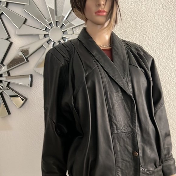 Vintage women’s Genuine leather jacket size 10/L please check measurement - Picture 3 of 17